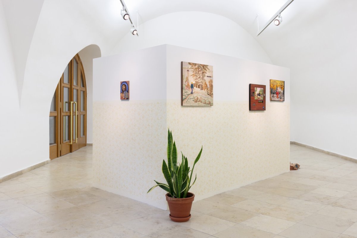 𝙎𝙩𝙞𝙡𝙡 𝙇𝙞𝙛𝙚 𝙒𝙞𝙩𝙝 𝙈𝙚𝙨𝙨𝙖𝙜𝙚 𝘽𝙤𝙭 (galerie G99, 2024) - artwork by Vojtěch Luksch