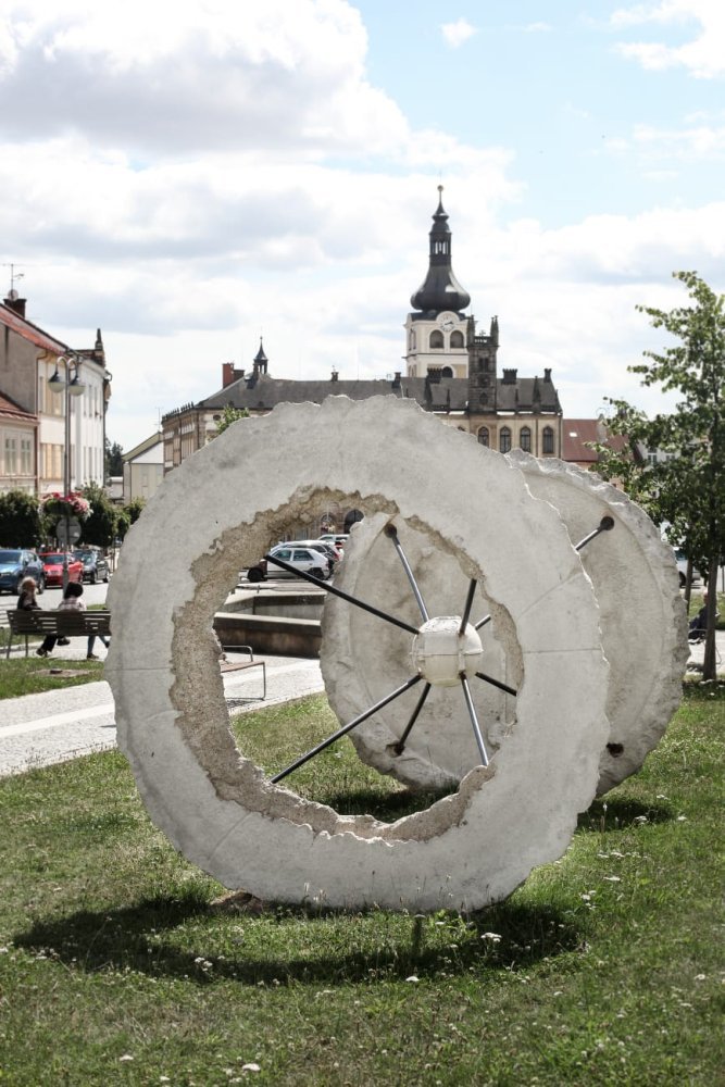 KYKLOS, Náměstí Jiřího z Poděbrad, Hořice, 17. 5. 2022 – 31. 8. 2022 - artwork by Tomáš Polcar