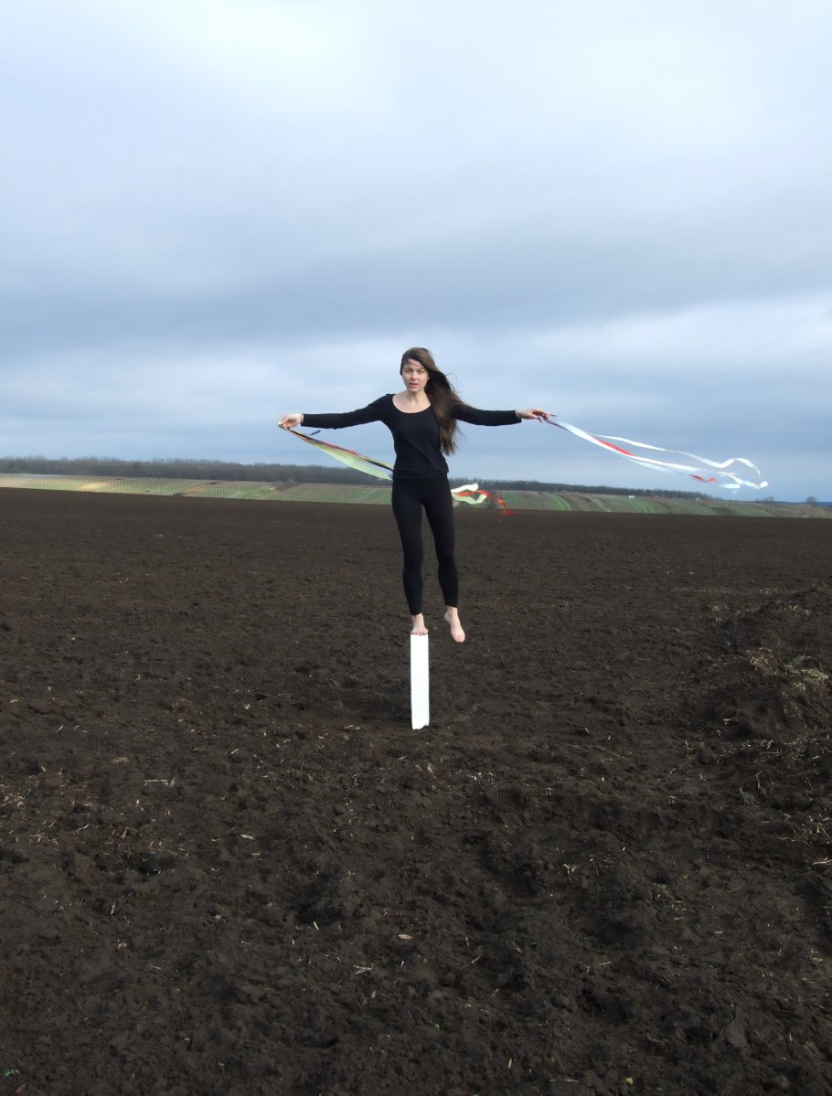 Balanc / performance / 2017 - artwork by Marie Vránová