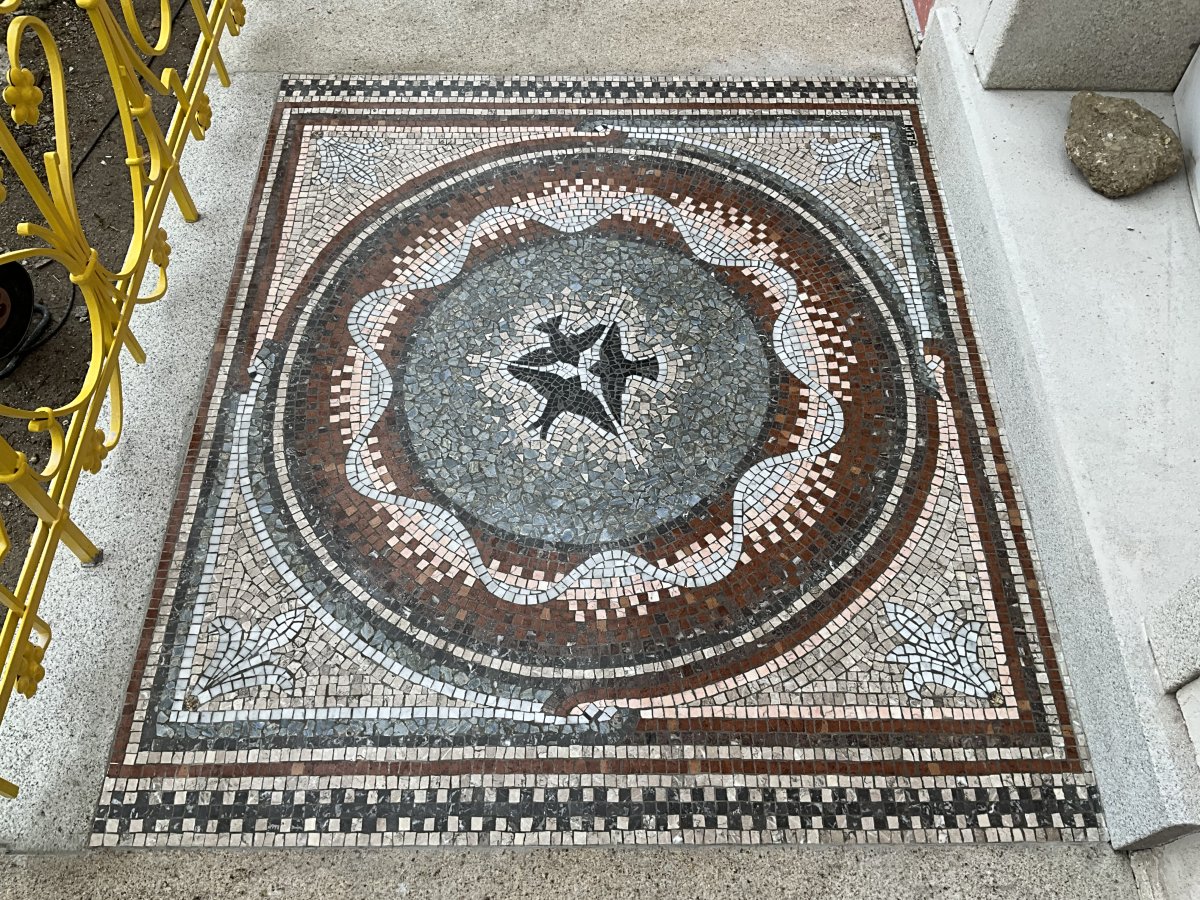 Kamenná mozaika 1,5x1,3m, Hojná Voda - artwork by Marika Toman Bumbálková