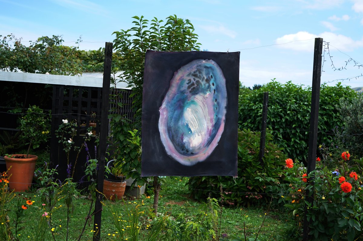 Pāua I., 2024, acrylic on canvas, 105x90 cm - artwork by Kristýna Nejedlá Bujárková