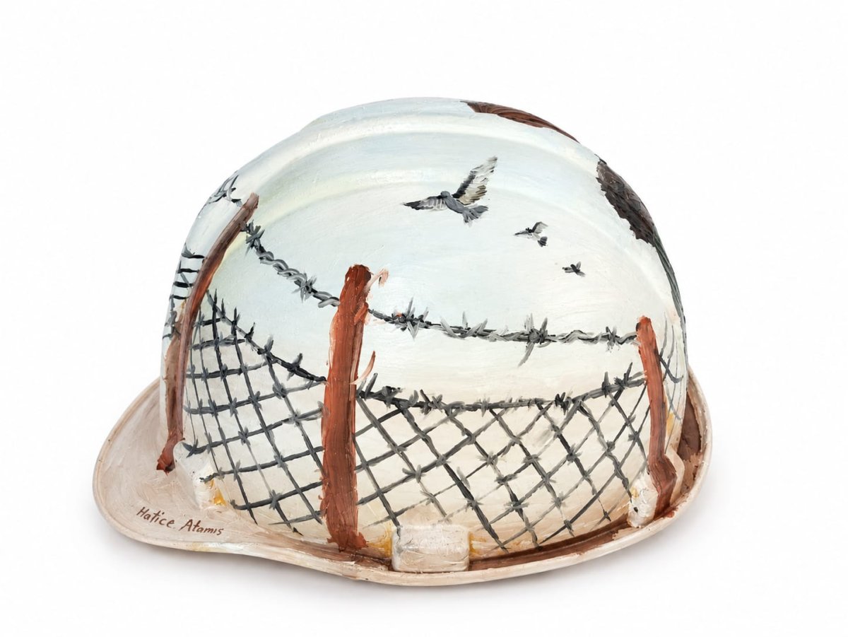 Vzdálenost, kombinovaná technika, 21–23 × 15–17 cm – dílo od Hatice Atamış